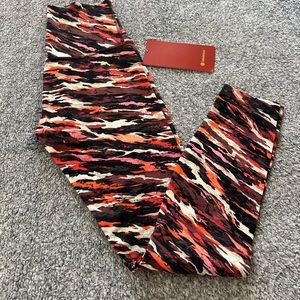 Lululemon lunar new year print brand new align HR 25” size 4 yoga pants